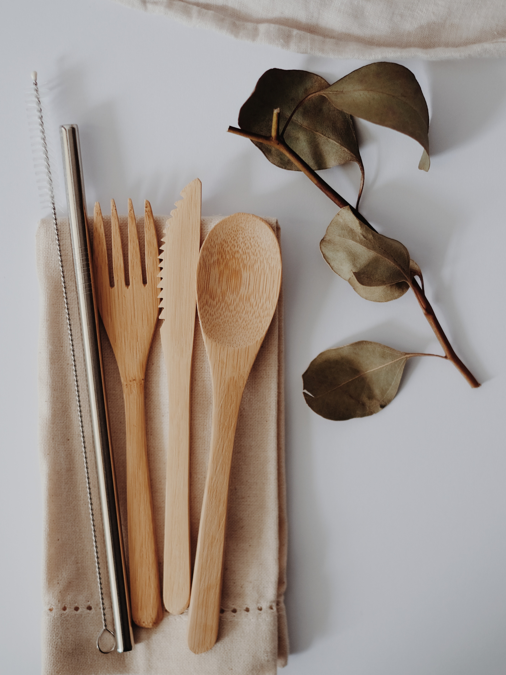 Deciding to use recyclable utensils is a great way to have an Earth-friendly wedding